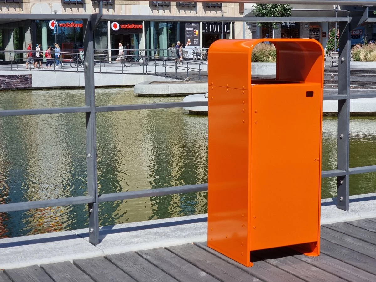 Forum L AbfallBehälter gerundeter Deckel orange