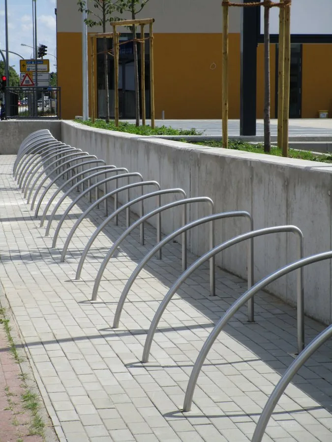 Pinta BügelParker aufrechtes und abfallendes Rundrohr
